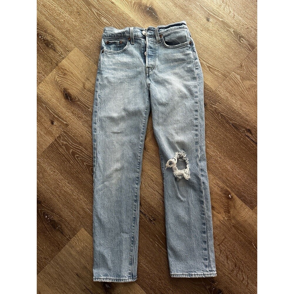 Levi's Premium Women's Straight Jeans High Rise Light Wash  WJ1